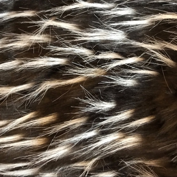 SOLD!!!! Faux fur coat - Picture 3 of 3